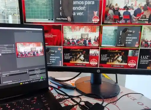 Puesto informático de supervisión para un evento